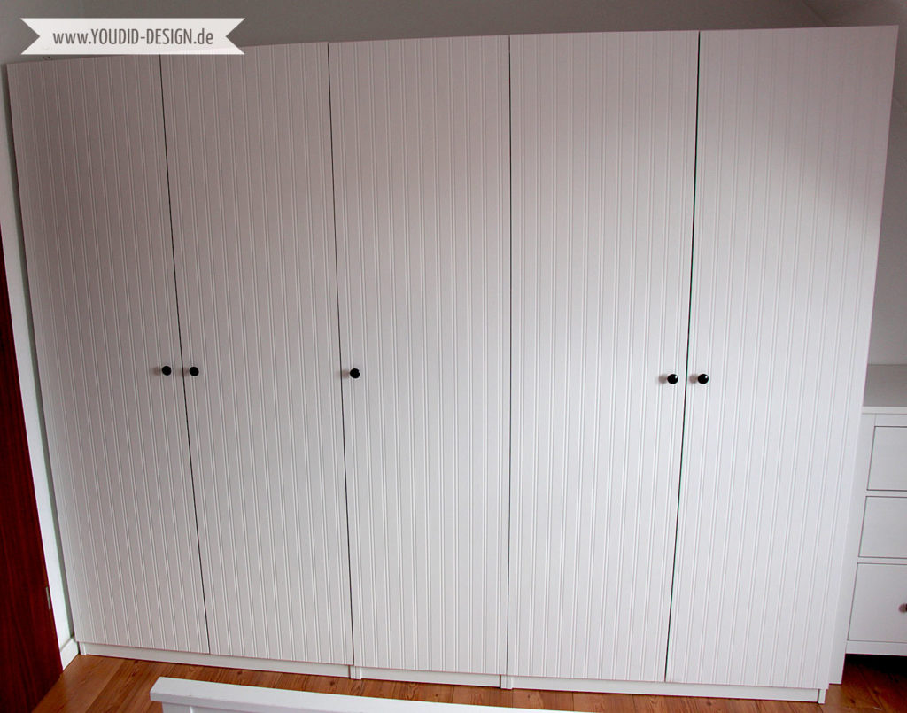 IKEA Hack - PAX Kleiderschrank Makeover mit Beadboard Wallpaper