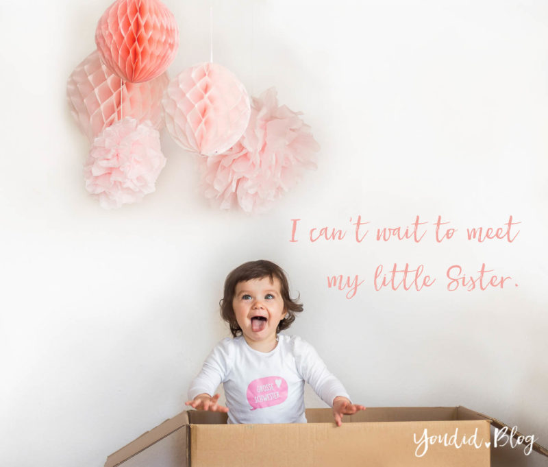 Genderreveal with sibling Girl little sister big sister | https://youdid.blog