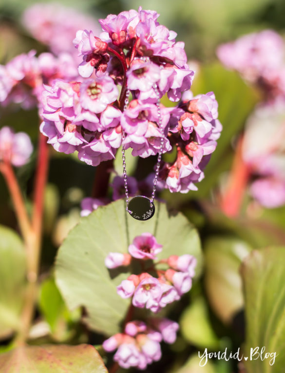 Persönliches Geschenk zum Muttertag - Ein Brief an meine Mama und personalisierter Schmuck von Merci Maman Blume | https://youdid.blog