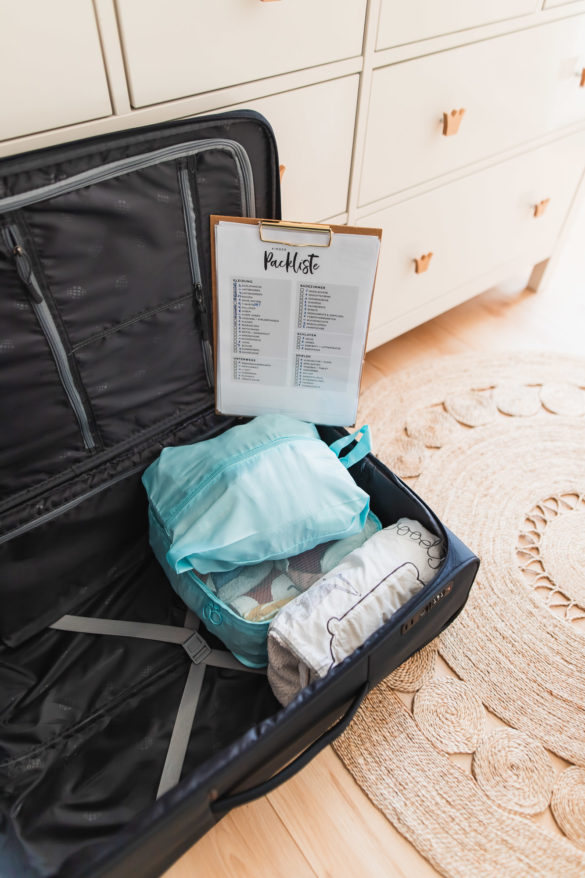 Kostenlose Universal Packliste für Frauen Freebie Printable Packing List Guide Checkliste für den Urlaub | https://youdid.blog