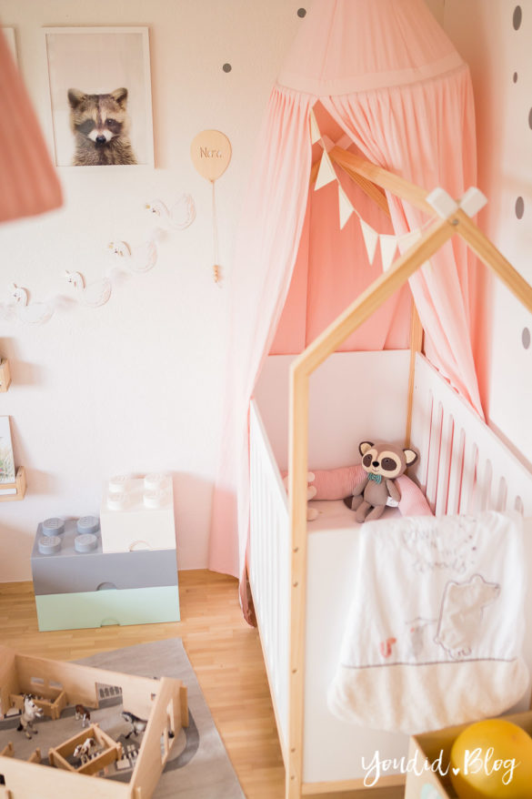 Ein Hausbett selber bauen oder auch nicht – Kinderzimmer Makeover mit Vertbaudet kidsroom house bed | https://youdid.blog