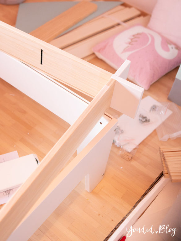 Ein Hausbett selber bauen oder auch nicht Kinderzimmer Make over mit vertbaudet DIY housebed nordic kidsroom skandinavisches Kinderzimmer | https://youdid.blog