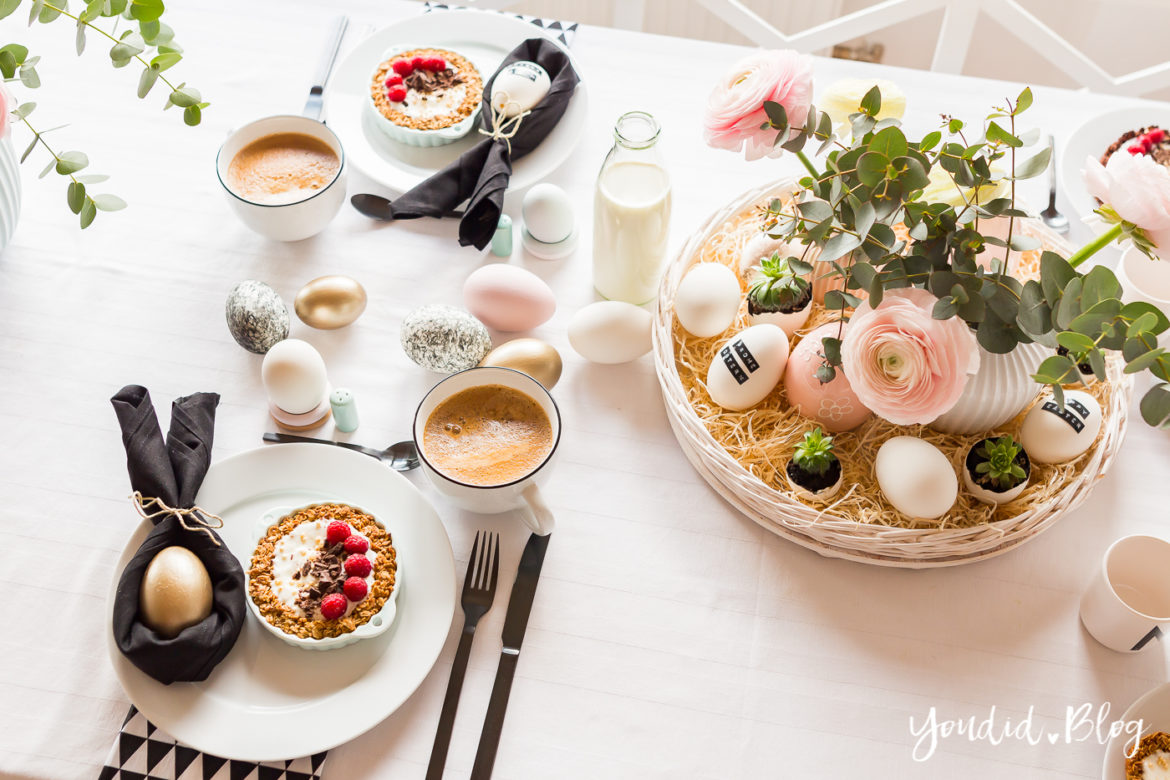 Osterbrunch mit Granola Tarte - Ideen für deinen Ostertisch Ostertischdekoideen - Easter Decoration Happy Easter - Ostereier färben Eier bemalen - Breakfast Granola Tart | https://youdid.blog