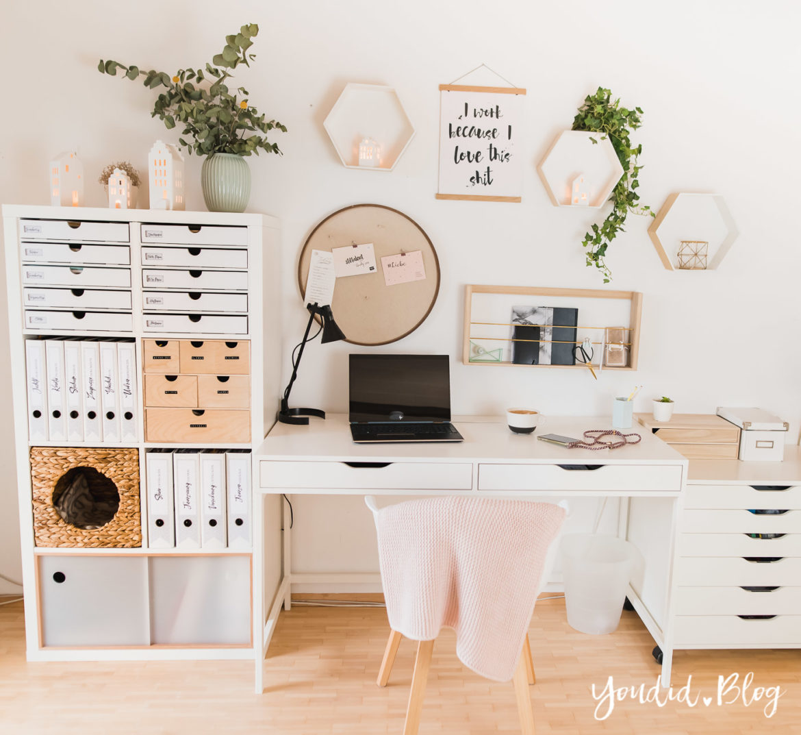 IKEA Hack - Pimp my Kallax mit New Swedish Design - kostenlose Ordnerrücken Vorlage zum Ausdrucken und Ordner beschriften - Binderlabel Rückenschild - Home Office Make Over | https://youdid.blog