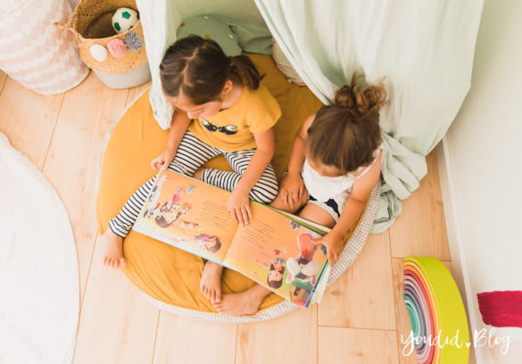 Zwischen Windeln Corona und Einhorn Kneten - Bleib Lässig Zuhause Skandinavisches Kinderzimmer Regenbogen Baldachin Betthimmel IKEA Hack Kuschelecke | https://youdid.blog